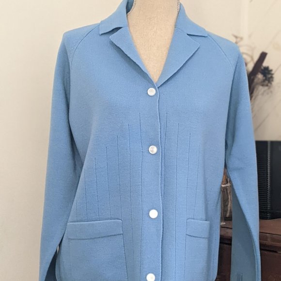 Vintage baby blue cardigan with collar - Picture 2 of 8